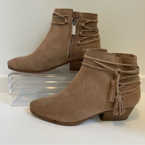 Vince Camuto Western Booties Wrap Around Tassel Brown Suede 6.5 - Picture 2 of 9